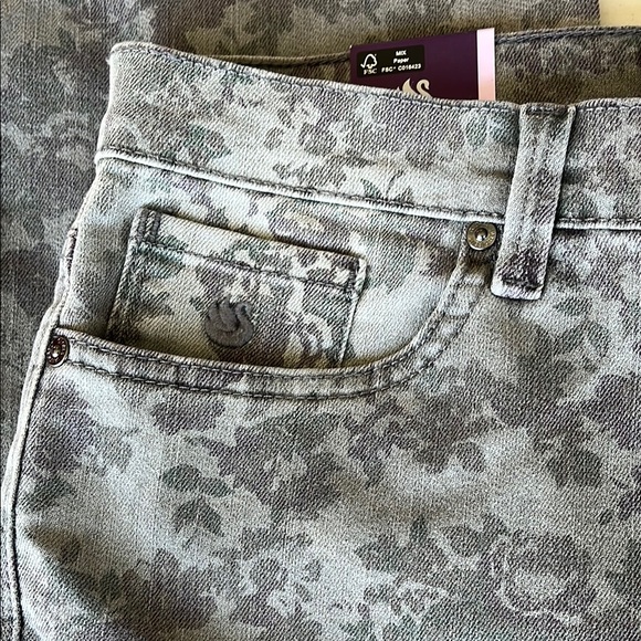 Gloria Vanderbilt Floral Gray Slim Jeans - Picture 5 of 9